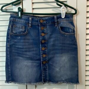 Indigo Rein size 3 stretch button fly distressed hem plain 5 pocket summer comfy